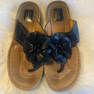 Clarks Women's Black and Tan Floral Sandals. 9M. Leather
